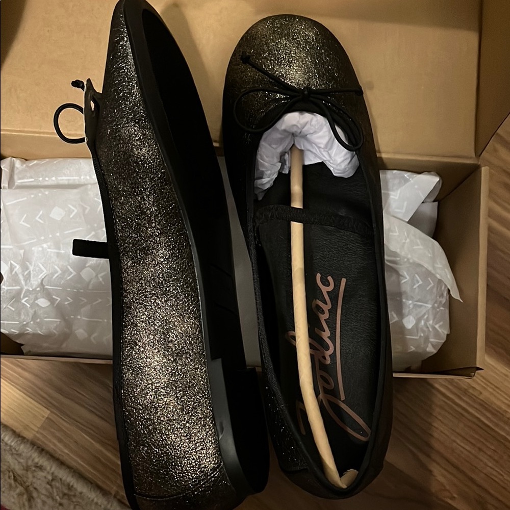 Zodiac Black Flats with Glitter Finish